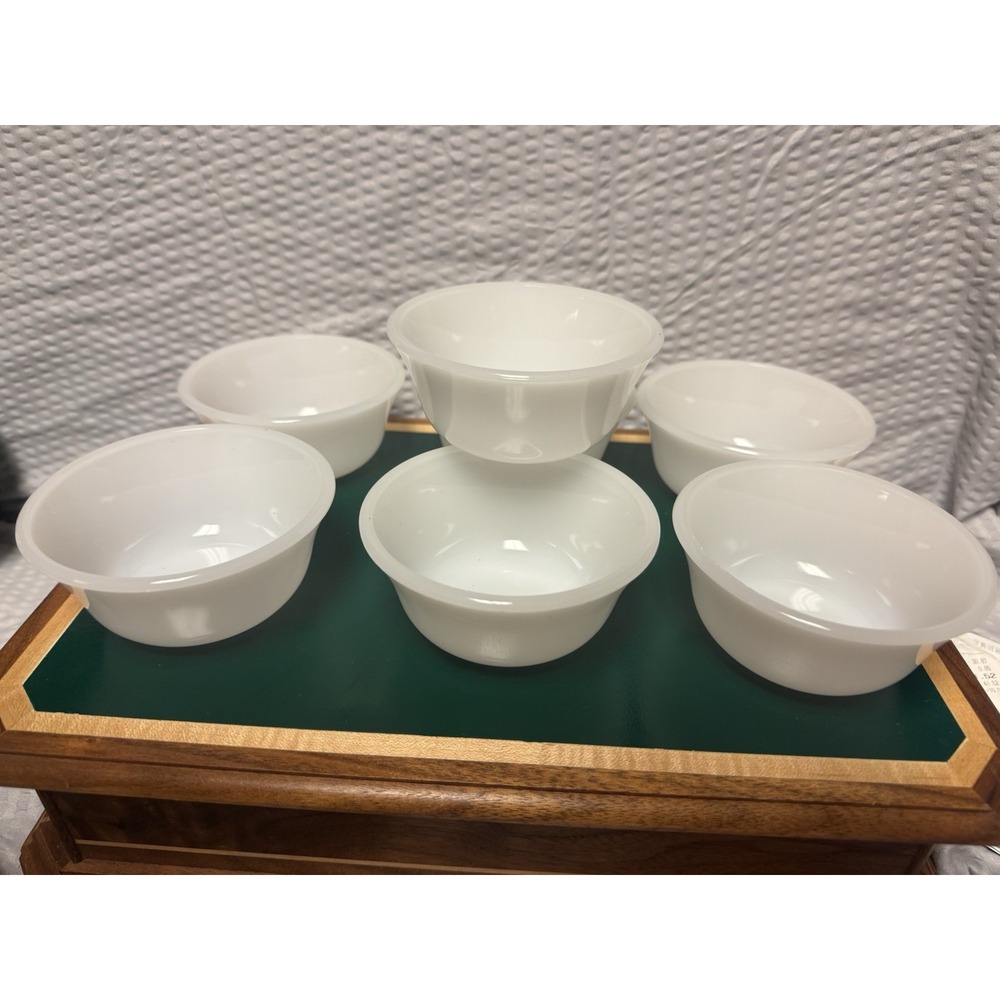 Vintage Set Of 7 Milk Glass 6 Oz Dessert Or Custard Bowels Made In The USA